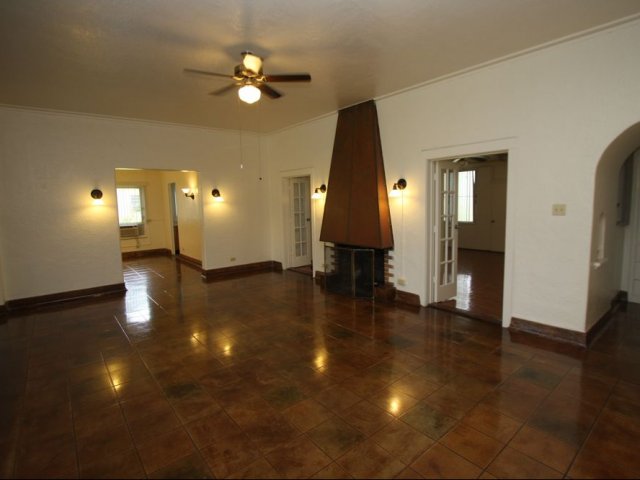 5-Bedroom Historic Stucco on Schofield Barracks, large living room, open floor plan
