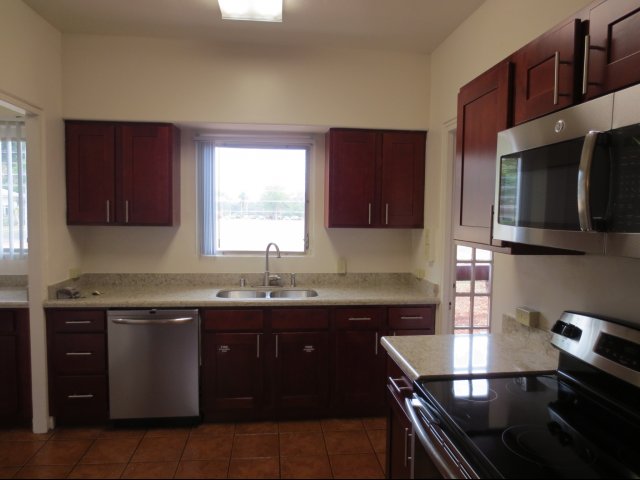 5-Bedroom Historic Stucco on Schofield Barracks, renovated kitchen with stainless appliance