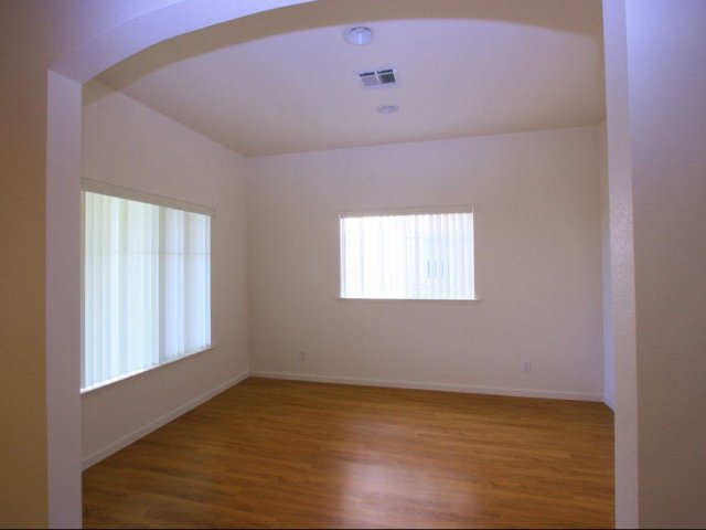 5-bedroom new single family home on FTSH, AMR, separate dining room