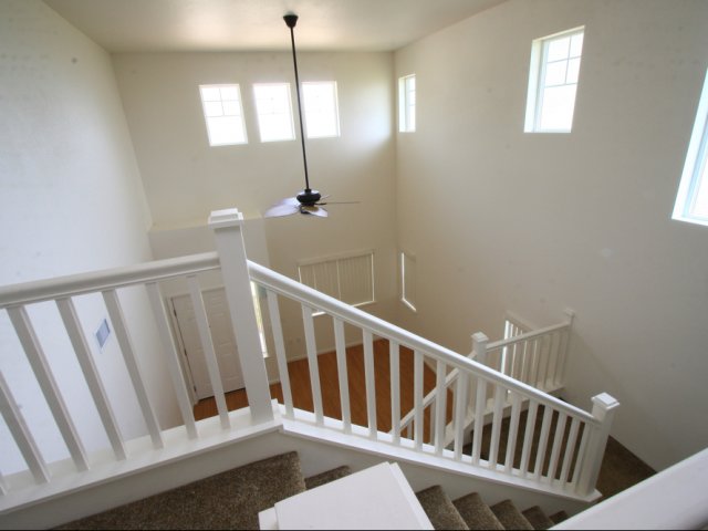 5-bedroom new single family home on FTSH, AMR, living room with loft ceiling