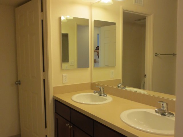 4-bedroom SO home on FTSH, Simpson Wisser, guest bathroom