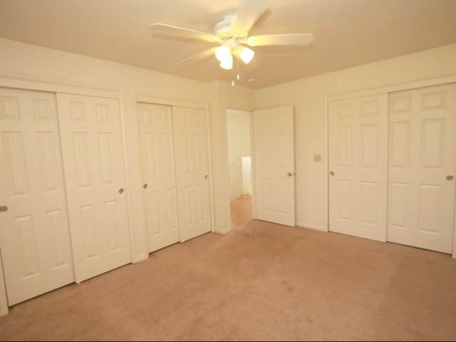 2-Bedroom two story townhome in Helemano, large master bedroom with double closets