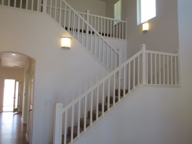 4-bedroom SO home on FTSH, Simpson Wisser, loft ceiling leading to second floor