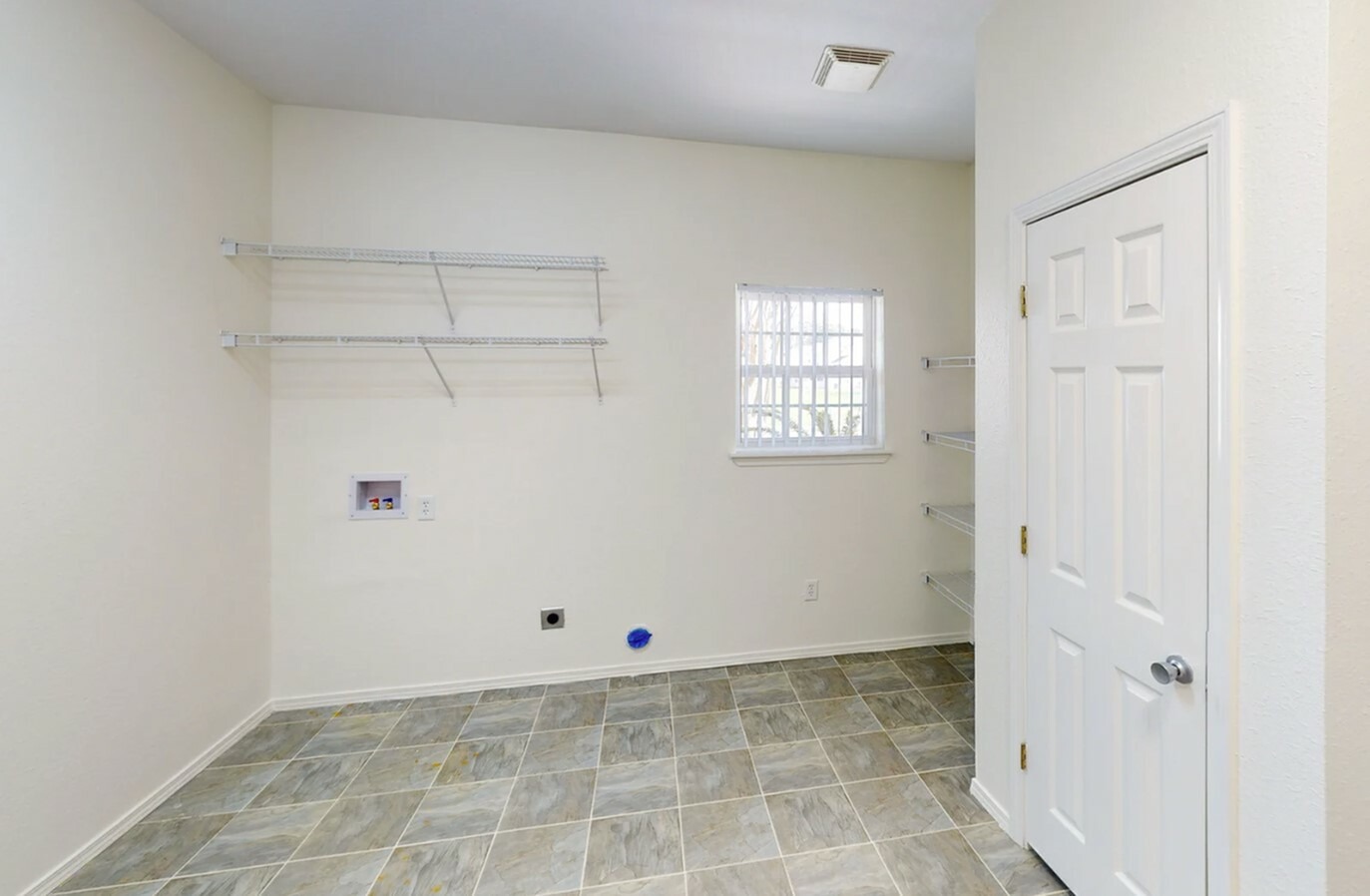 4 bedroom home l Beaufort SC area l rental homes near Port Royal l