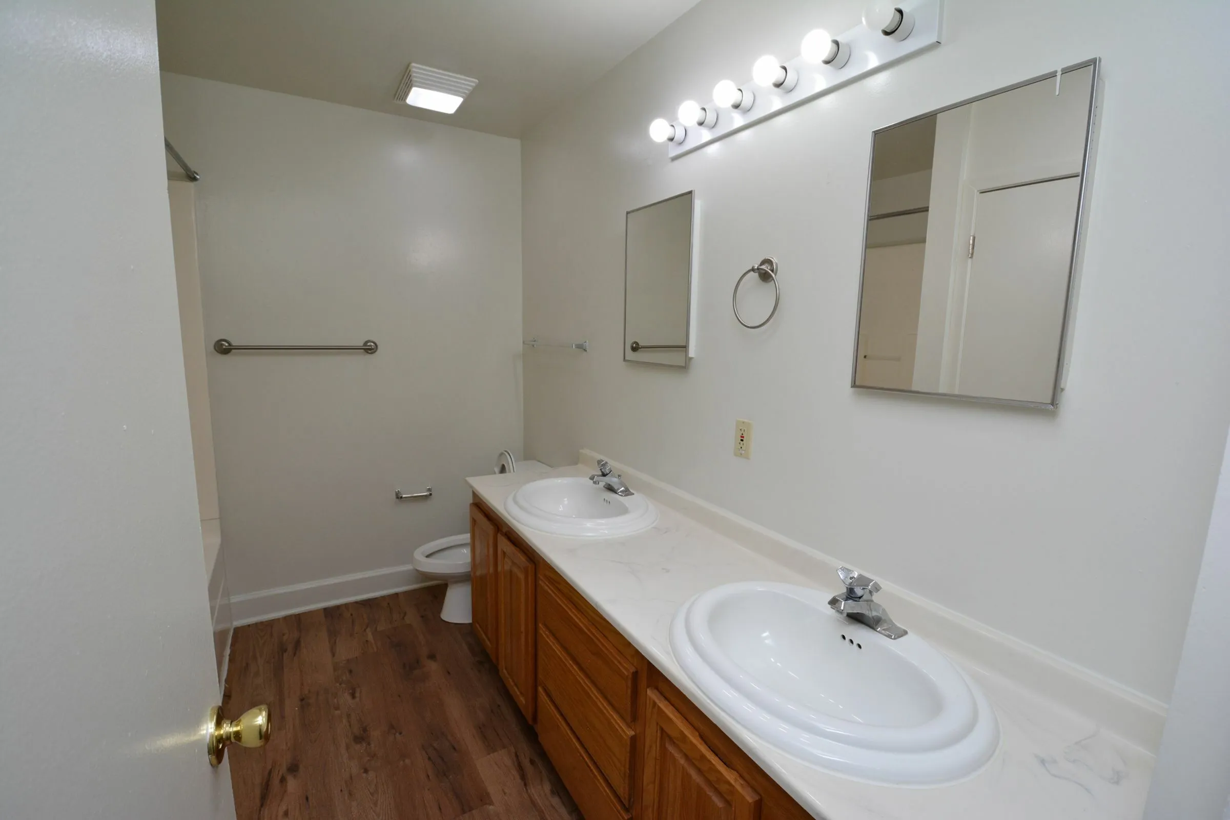 Campbell Crossing 2 bedroom renovated
