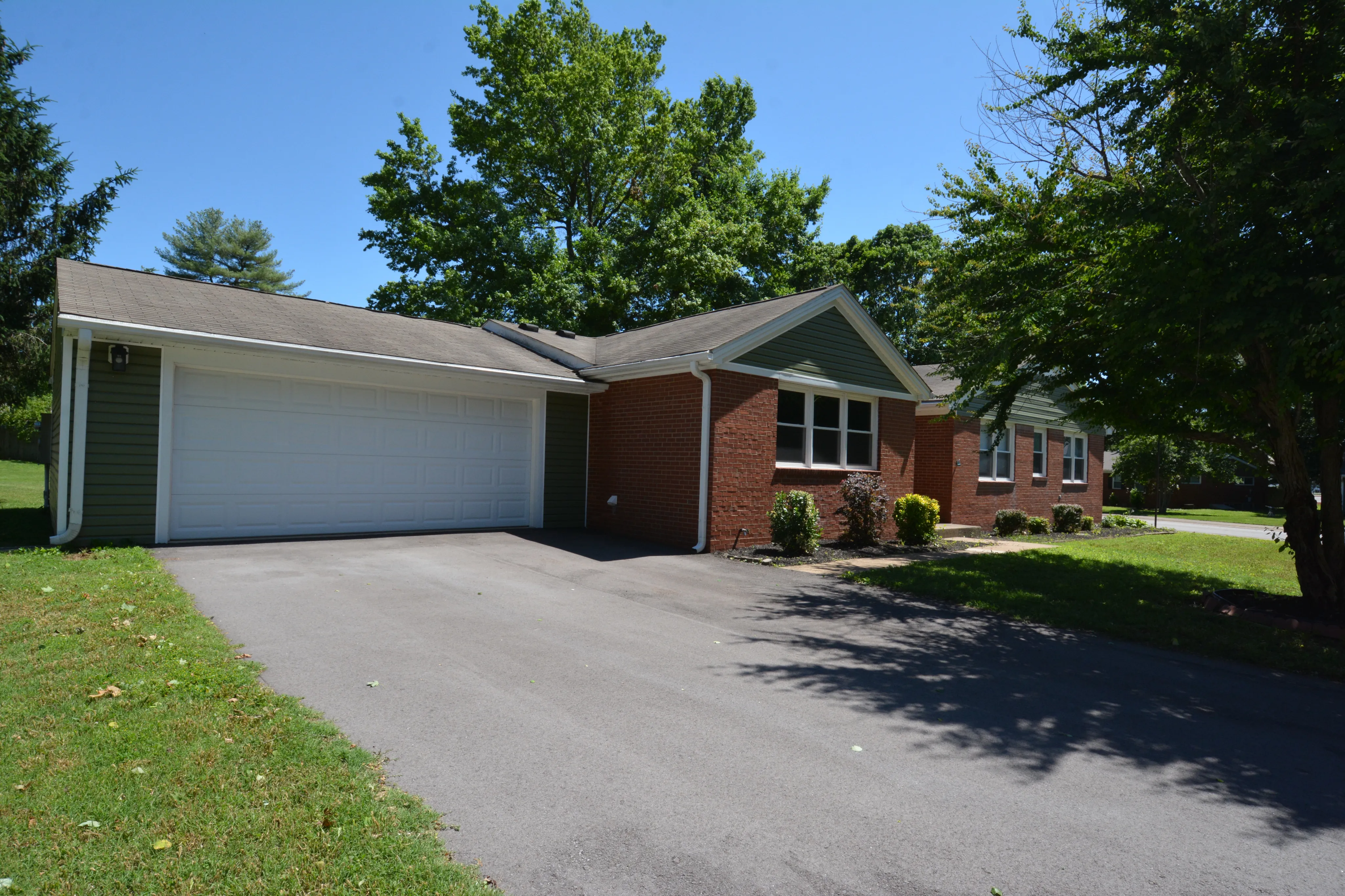 Campbell Crossing 4 bedroom renovated