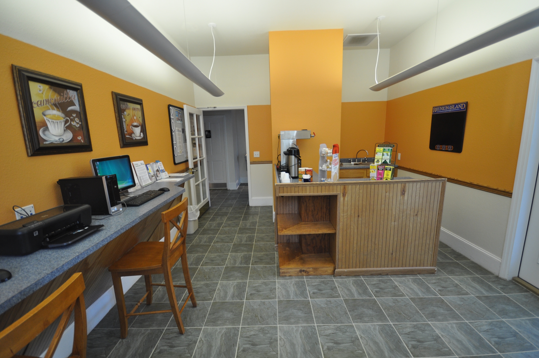 Laurel Bay Business Center | Community Business Center | Office Center for Residents in Beaufort SC