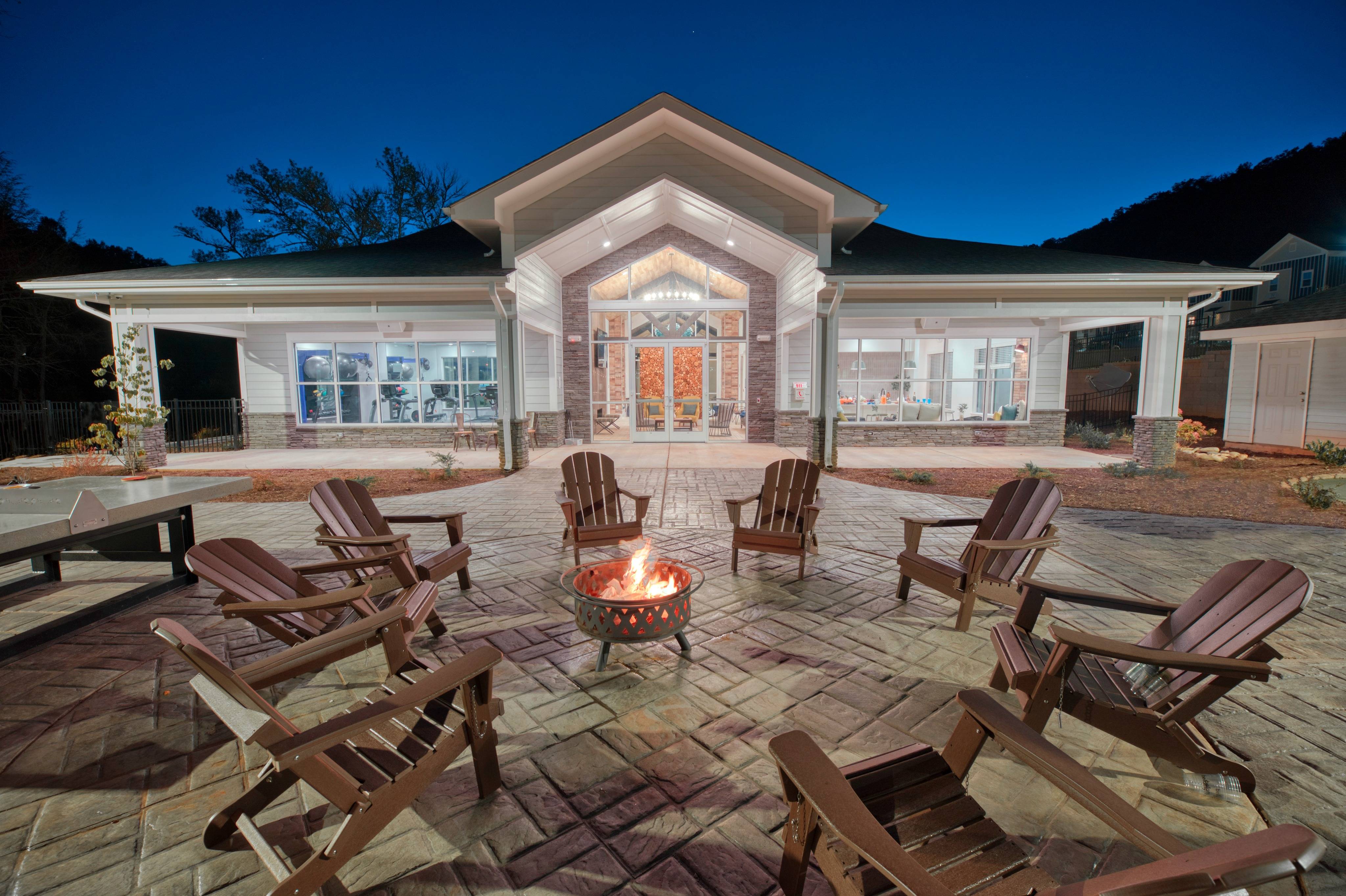 Photo & Tour Bellamy Western Apartments in Cullowhee, NC