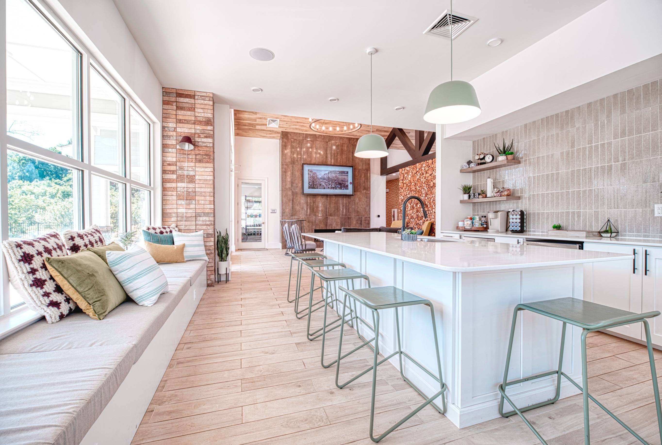 Photo & Tour Bellamy Western Apartments in Cullowhee, NC