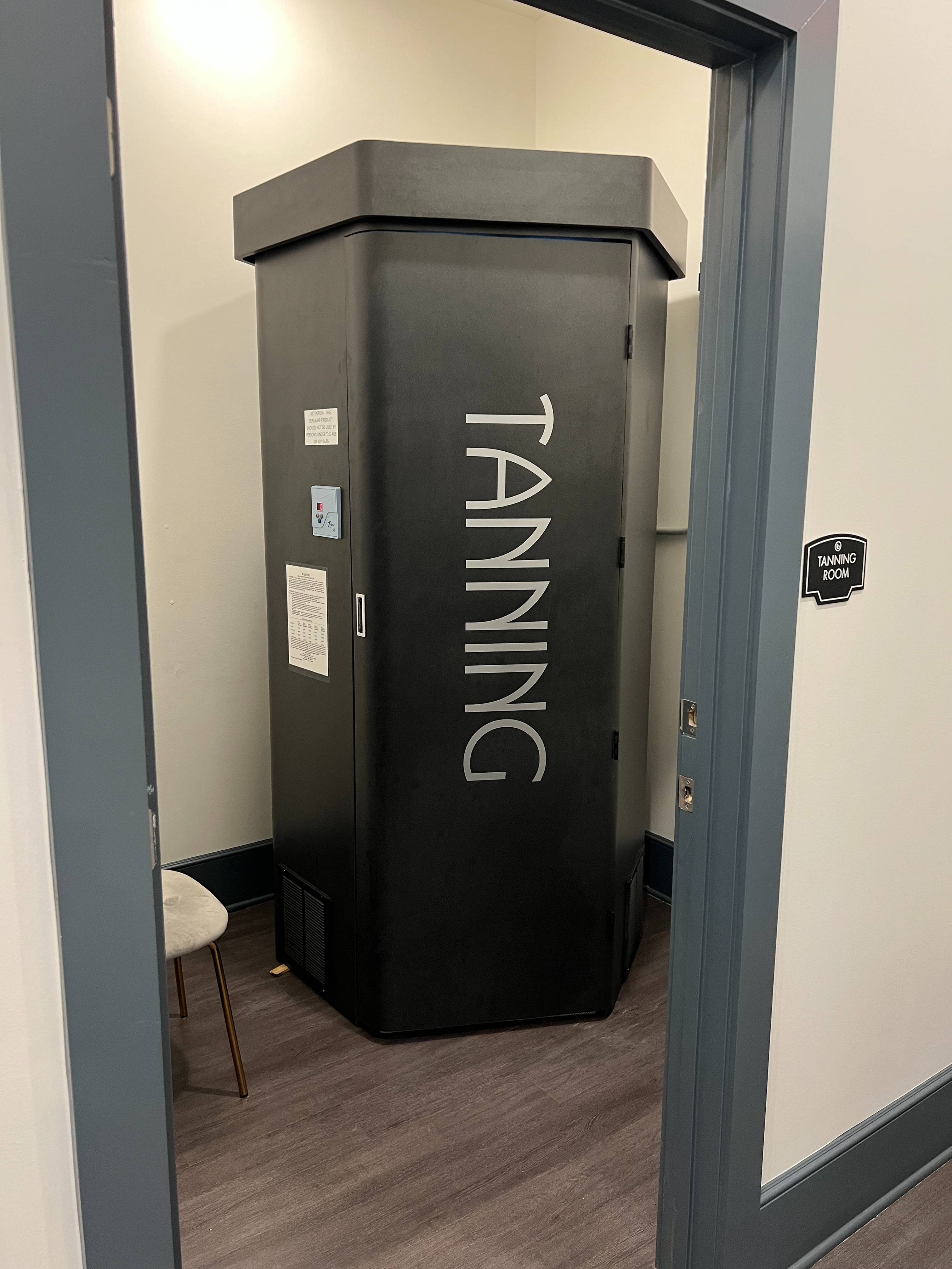 Image of Tanning Studio with Standup Tanning Bed for Bellamy Daytona (new)