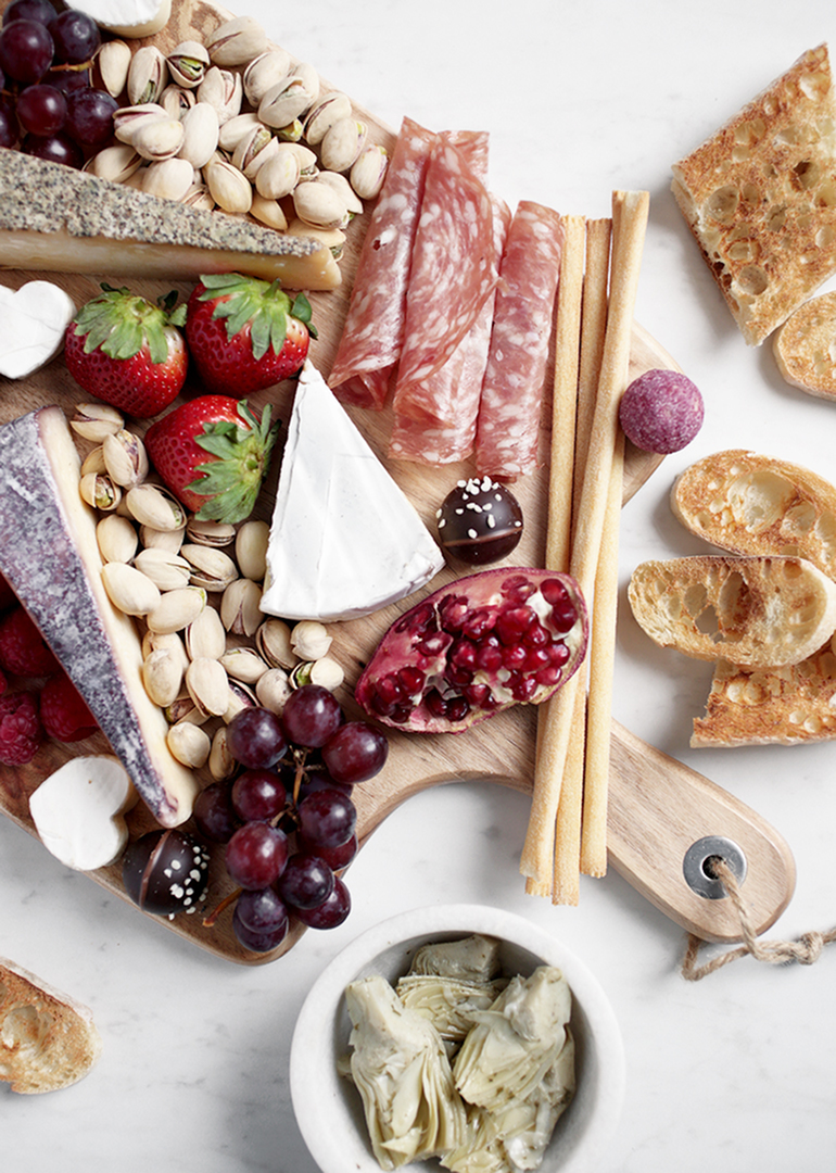 How to Prepare A Delicious Valentine’s Day Cheese Board-image