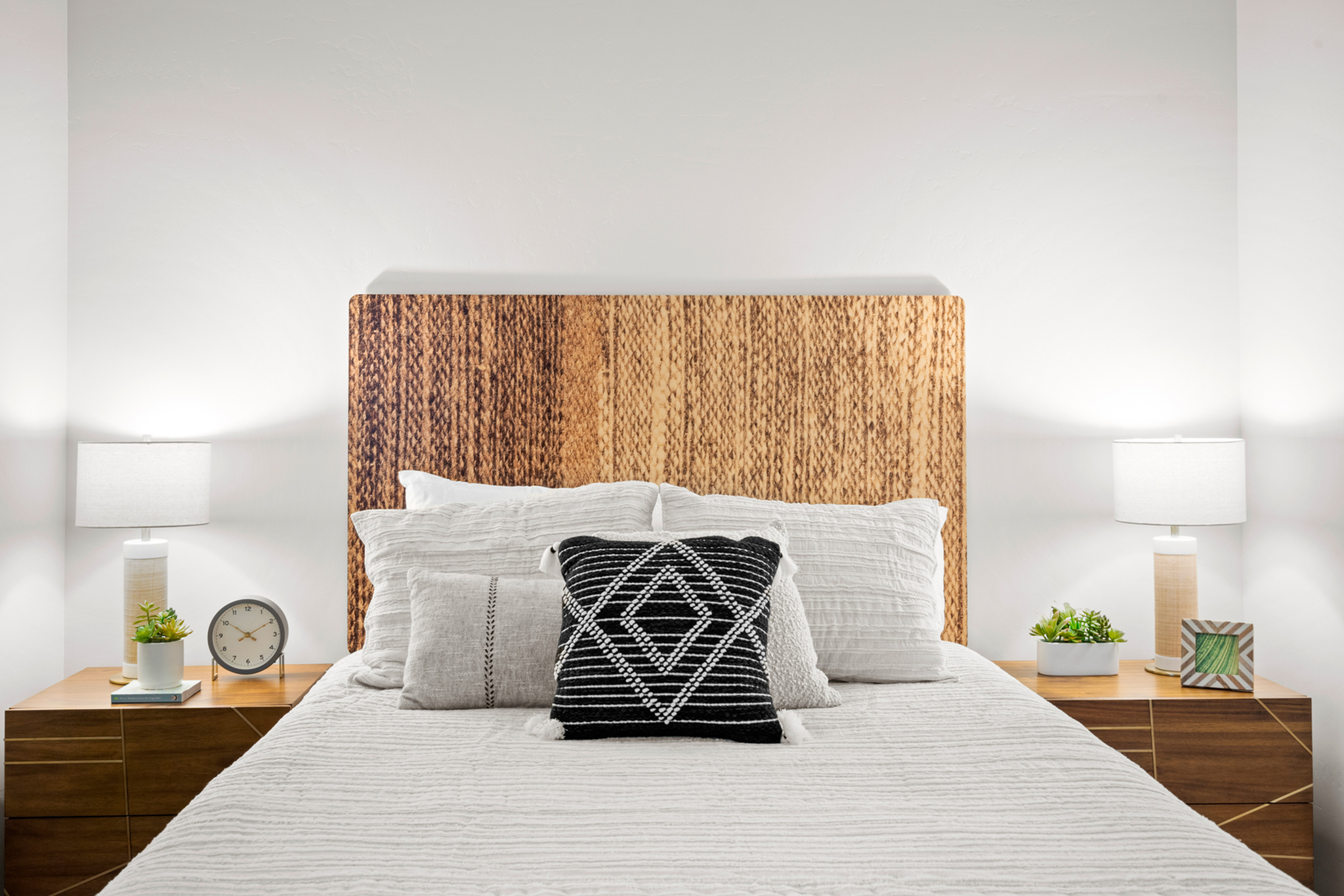 Make Your Move Easier with Furnished Apartments at Acero Harvest Station-image