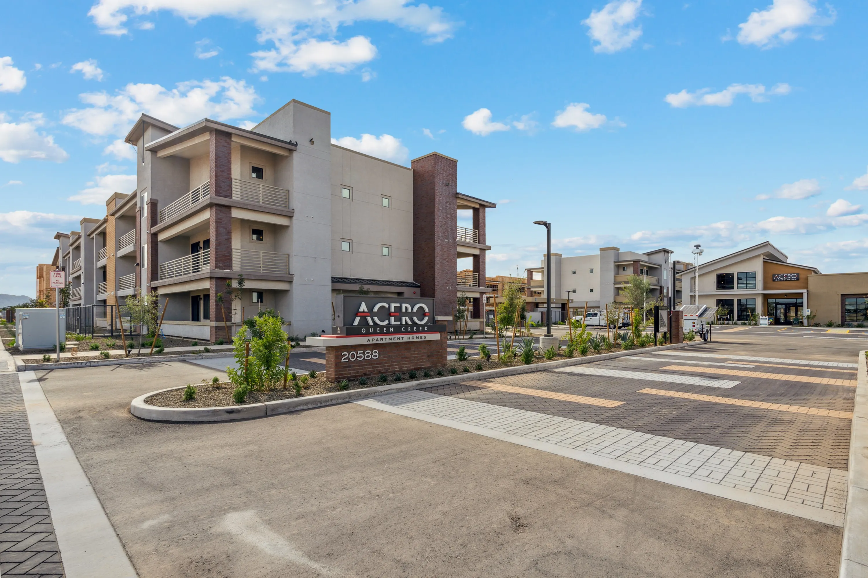 Upscale 1, 2, & 3 Bedroom Apartments in Queen Creek, AZ Acero Queen Creek