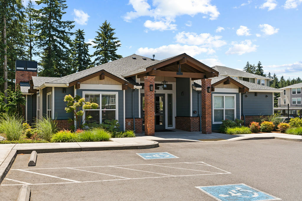 Luxury 1, 2, & 3 Bedroom Apartments in Vancouver WA Acero Haagen Park