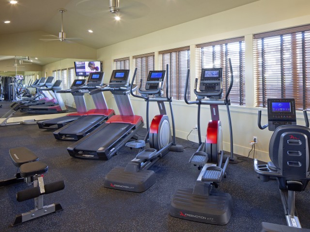 apartments with fitness center