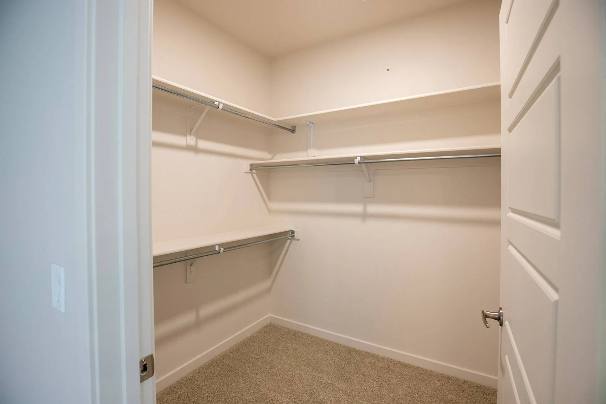 Pet Friendly Apartments in Gilbert, AZ with Garage Parking, Fitness