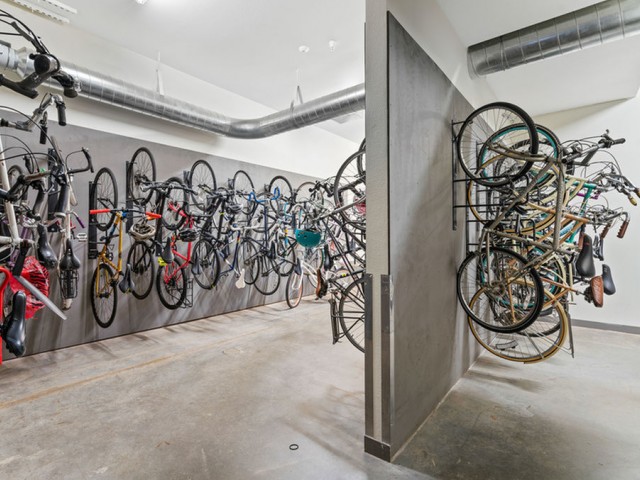 apartments with bicycle room