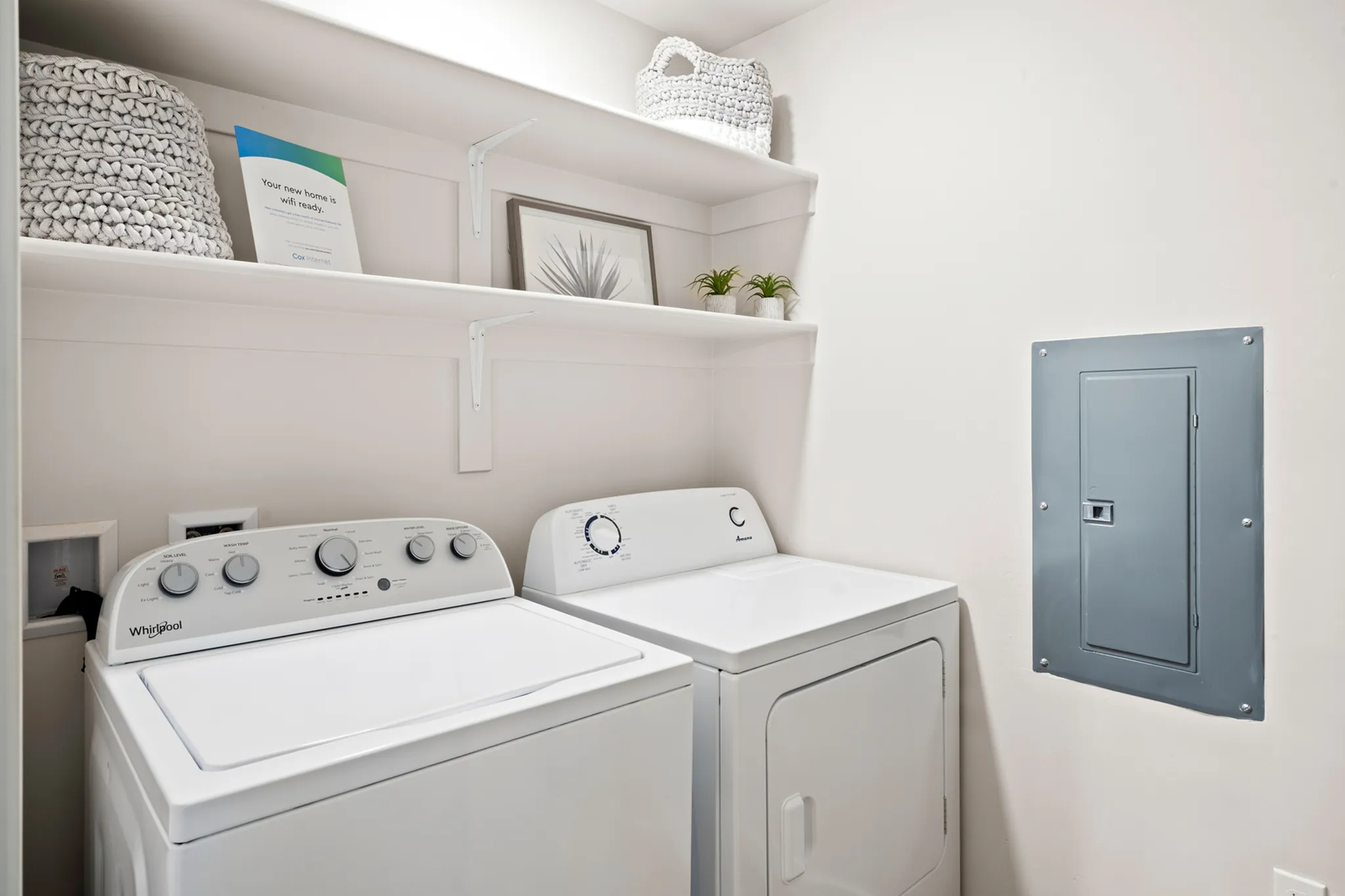 Acero Estrella Commons In-Home Laundry Room