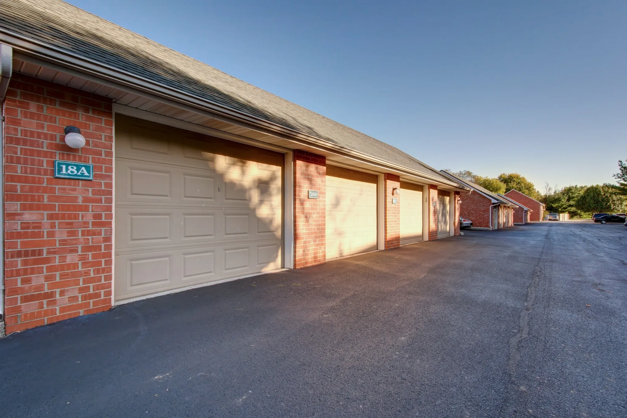 Image of Private Garage's Available for Lease for Lake Shore Apartments