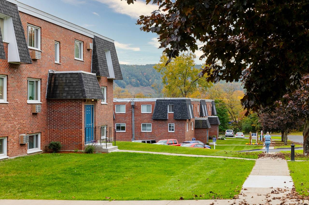 Photos & Tours Princeton Commons Apartments for Rent in Claremont, NH