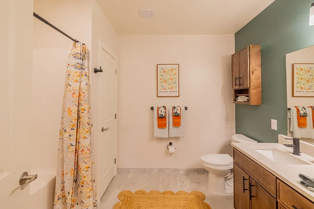 Monadnock Place - Modern Bathroom