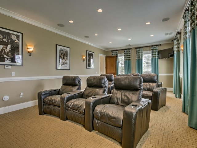 Image of TV Lounge for Hunters' Ridge Apartments