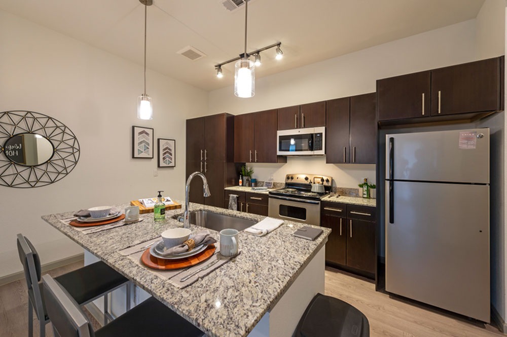Expansive kitchen islands*
