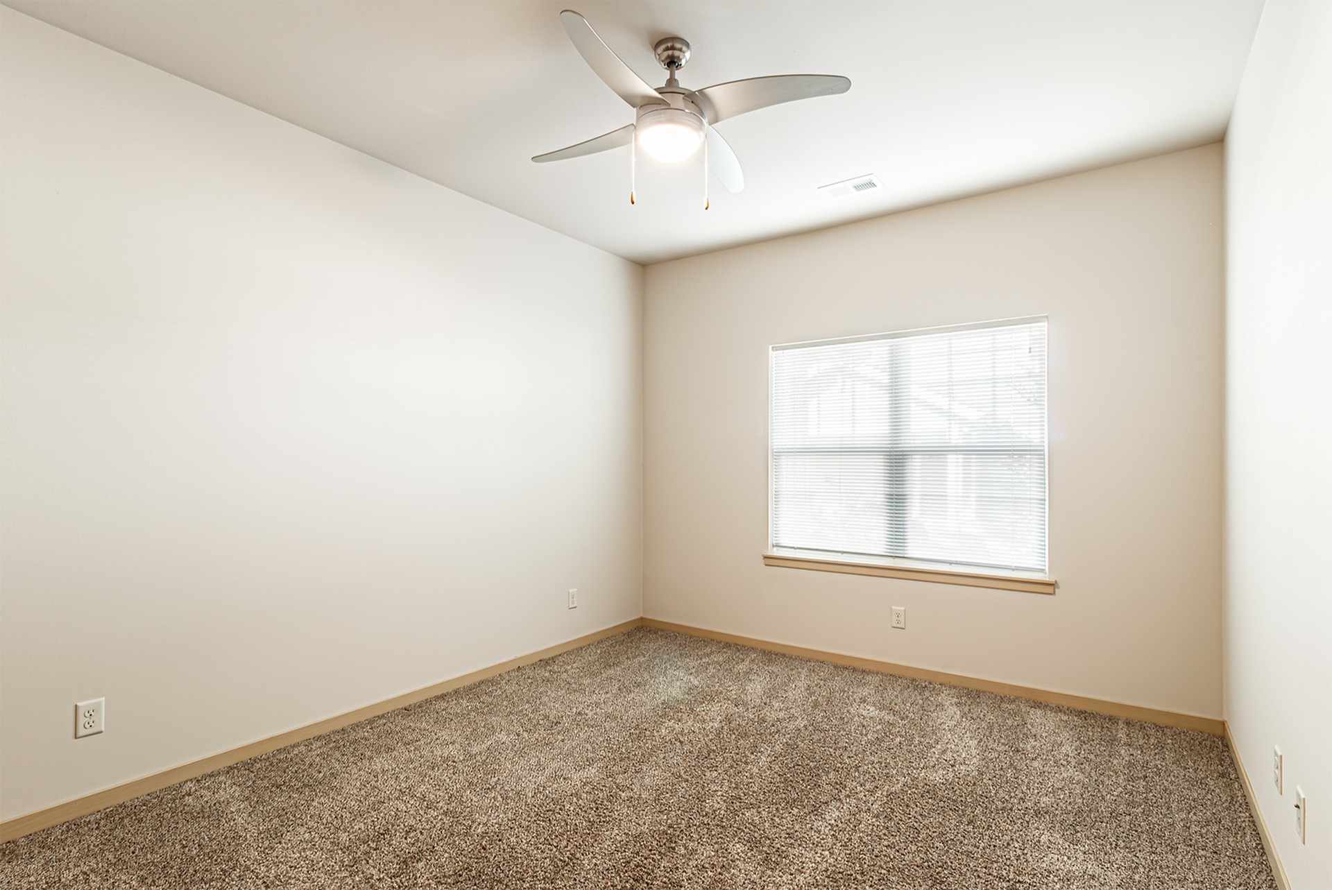 Photos Bergamont Townhomes Oregon Apartment Homes