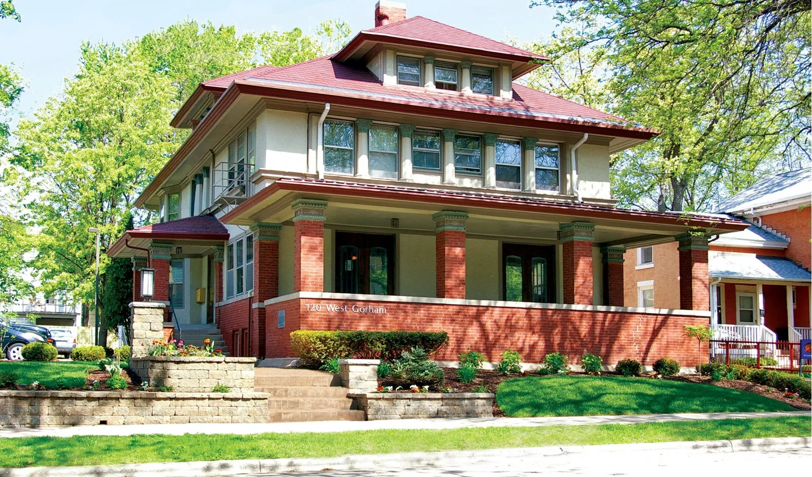 Steve Brown Apartments