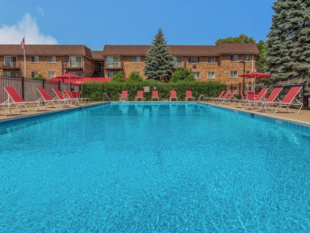 Sparkling Swimming Pool | Apartments in Mount Prospect Illinois | The Element