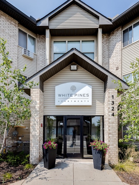 White Pines Apartments | Shakopee, MN