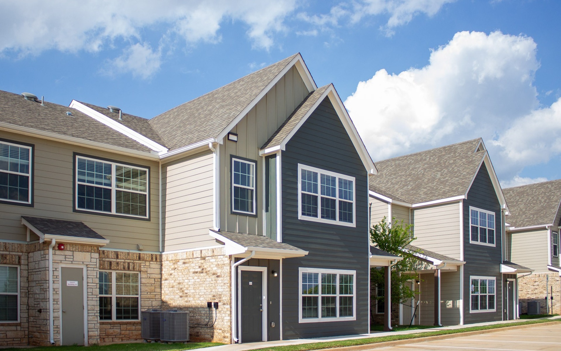 The Lofts at Valencia Apartments In Edmond, OK