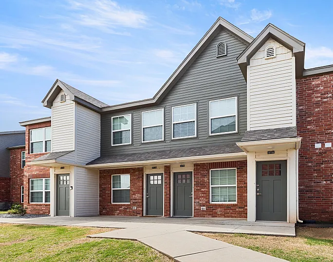 Charming luxury apartment in Edmond, Oklahoma at The Pointe at North Penn
