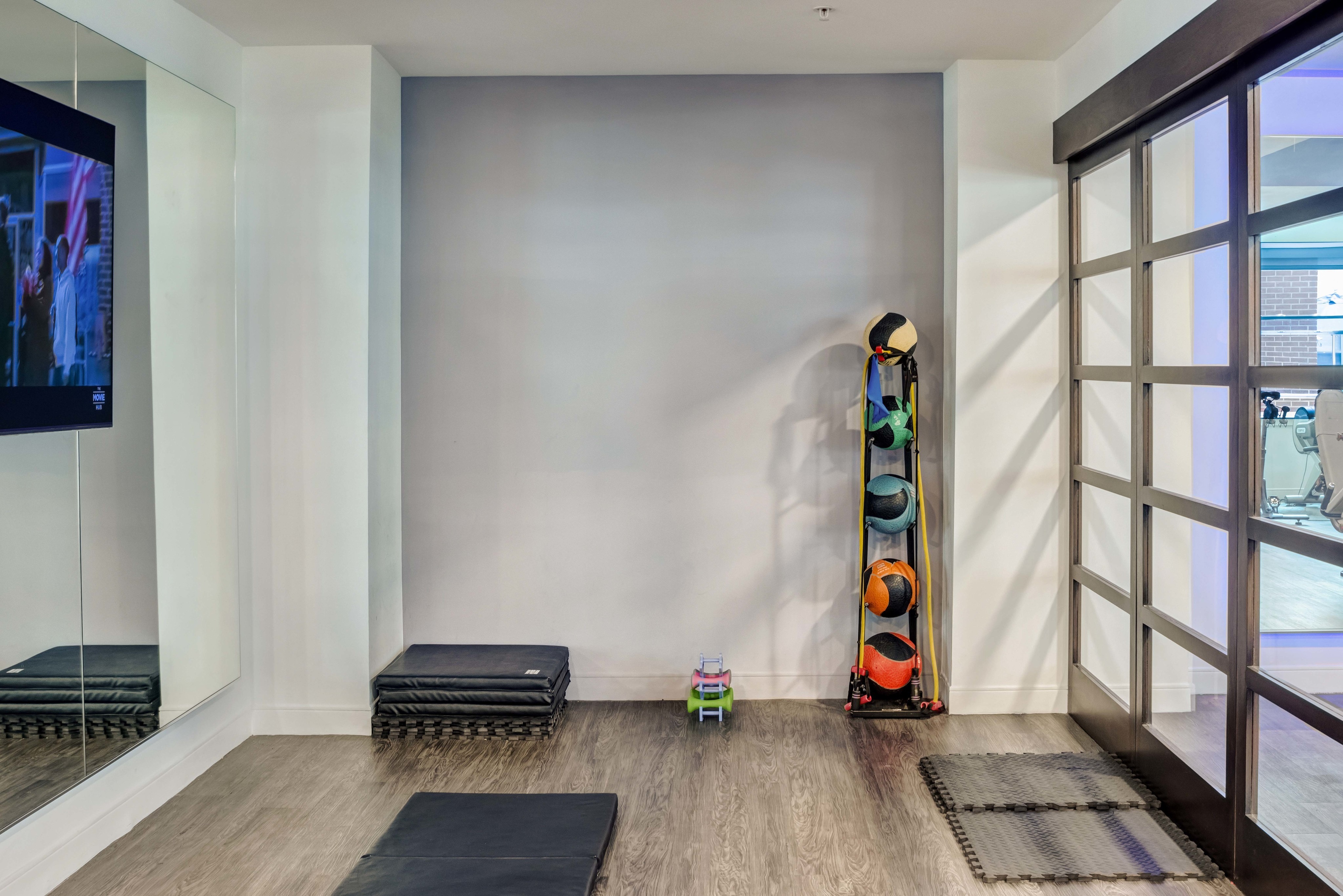 Photos Alister Montclair Apartments in Montclair, NJ