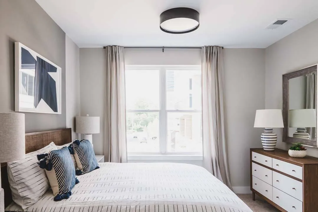 Spacious bedroom with plenty of room for furniture