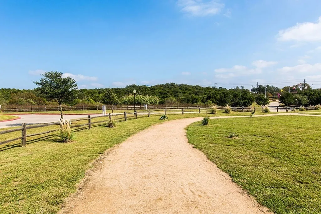 outdoor fitness track