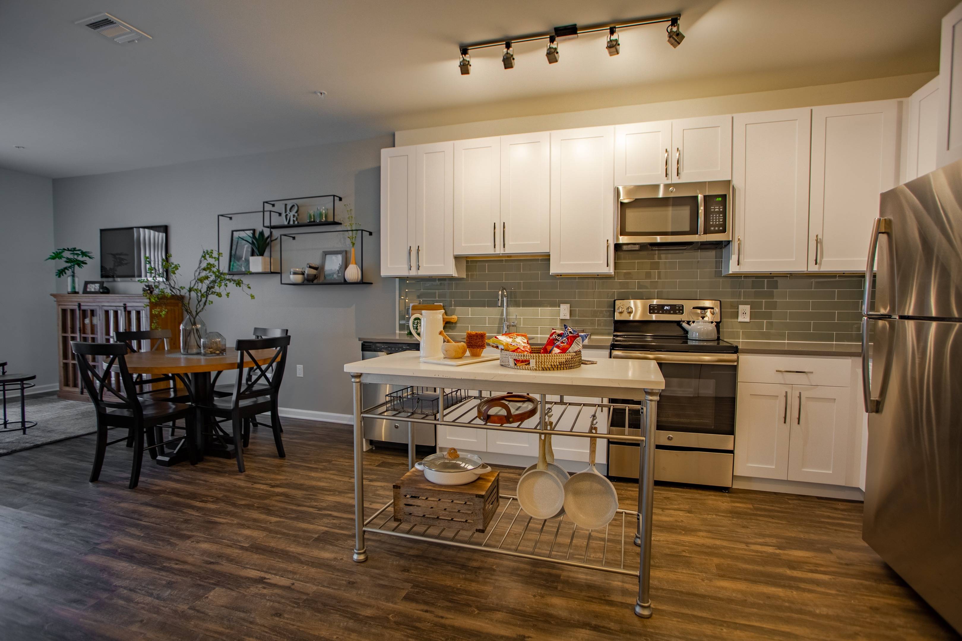 Modera 55 Home movable island table in kitchen
