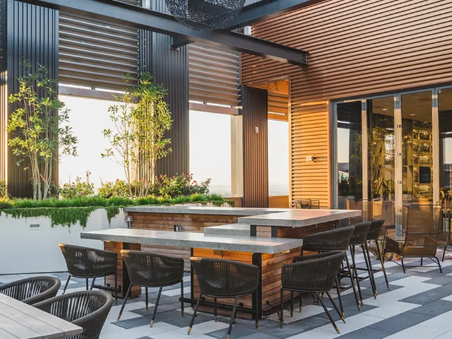 Multiple indoor and outdoor bar areas
