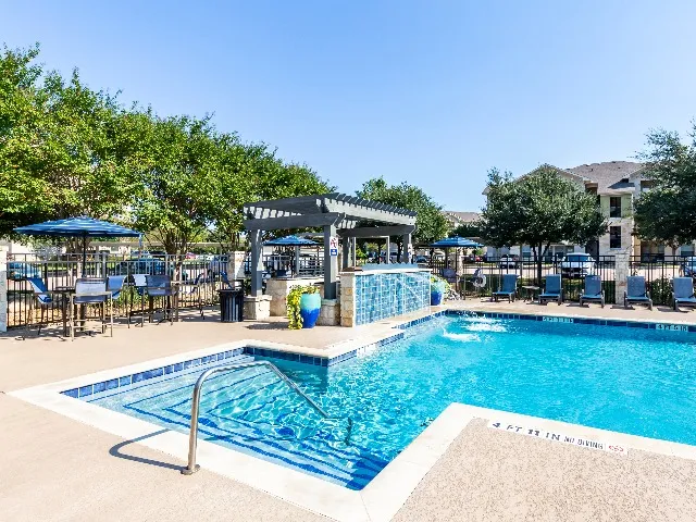 Image of pool and lounge area at Alister Oak Hill