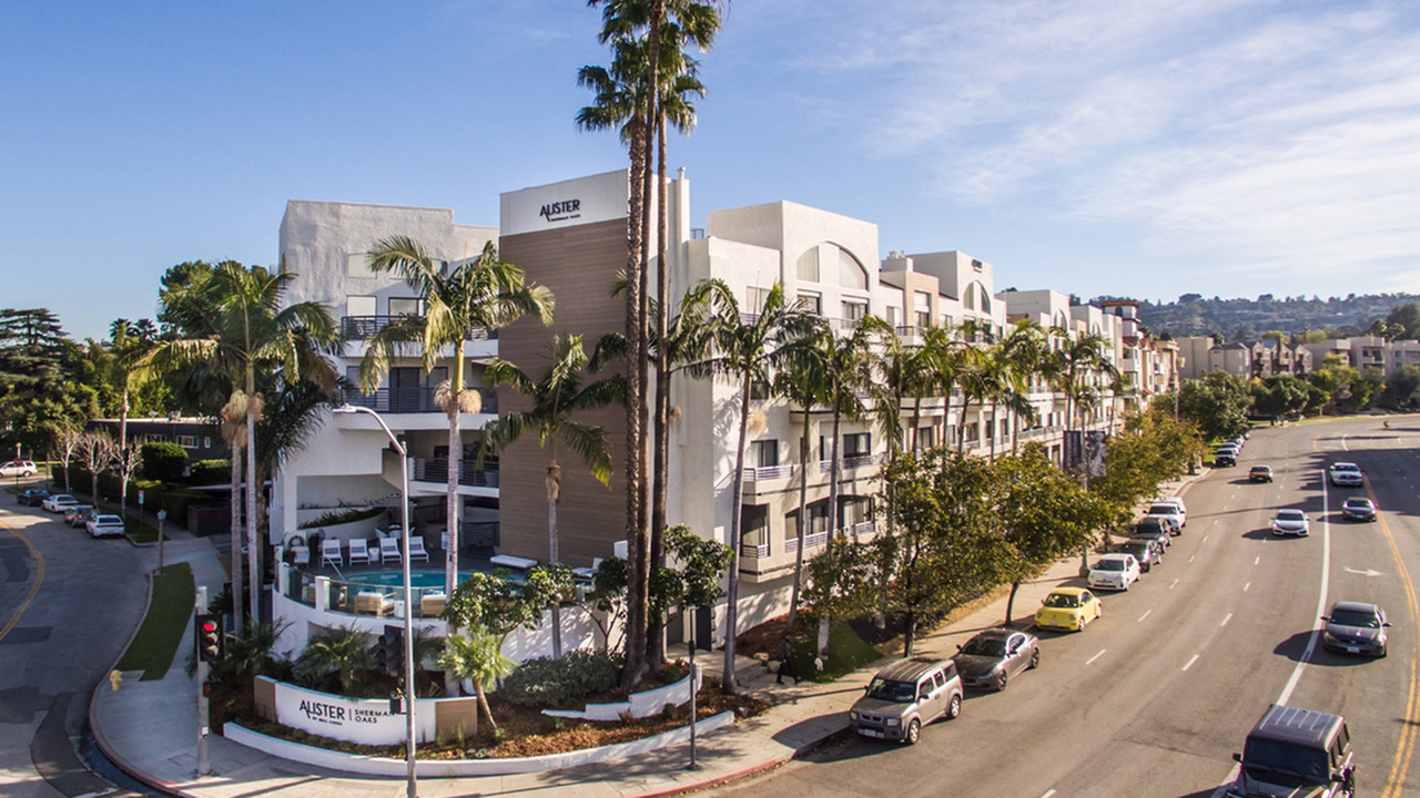 Image of ‘Very Walkable’ score by Walkscore for Alister Sherman Oaks