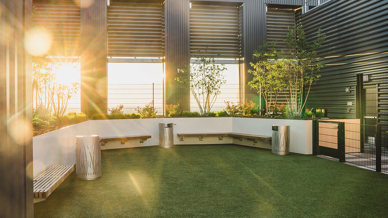 Roof Top Green Scape with Bench Seating