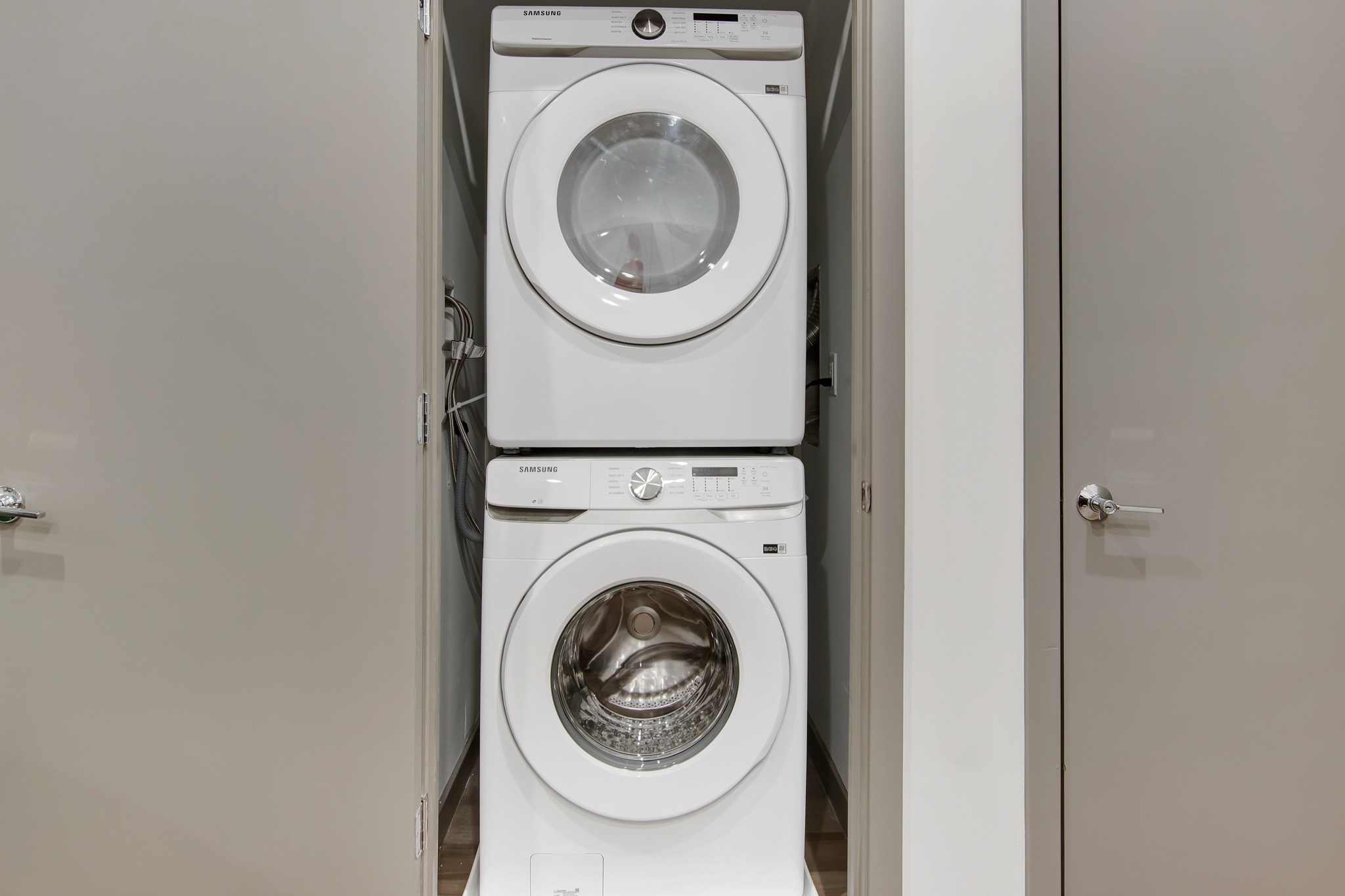 in home full size washer and dryer at modera berkeley heights apartments new jersey