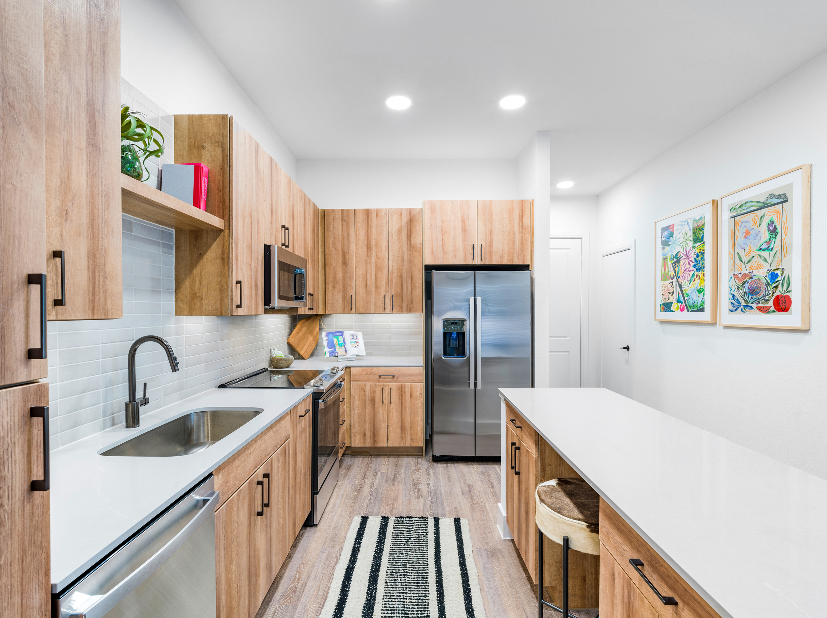 large chef\'s island perfect for hosting