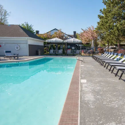 Image of pool at Alister Parx