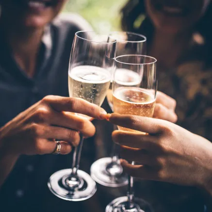 Image of champagne glasses