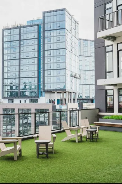 modera gulch rooftop amenity nashville apartments