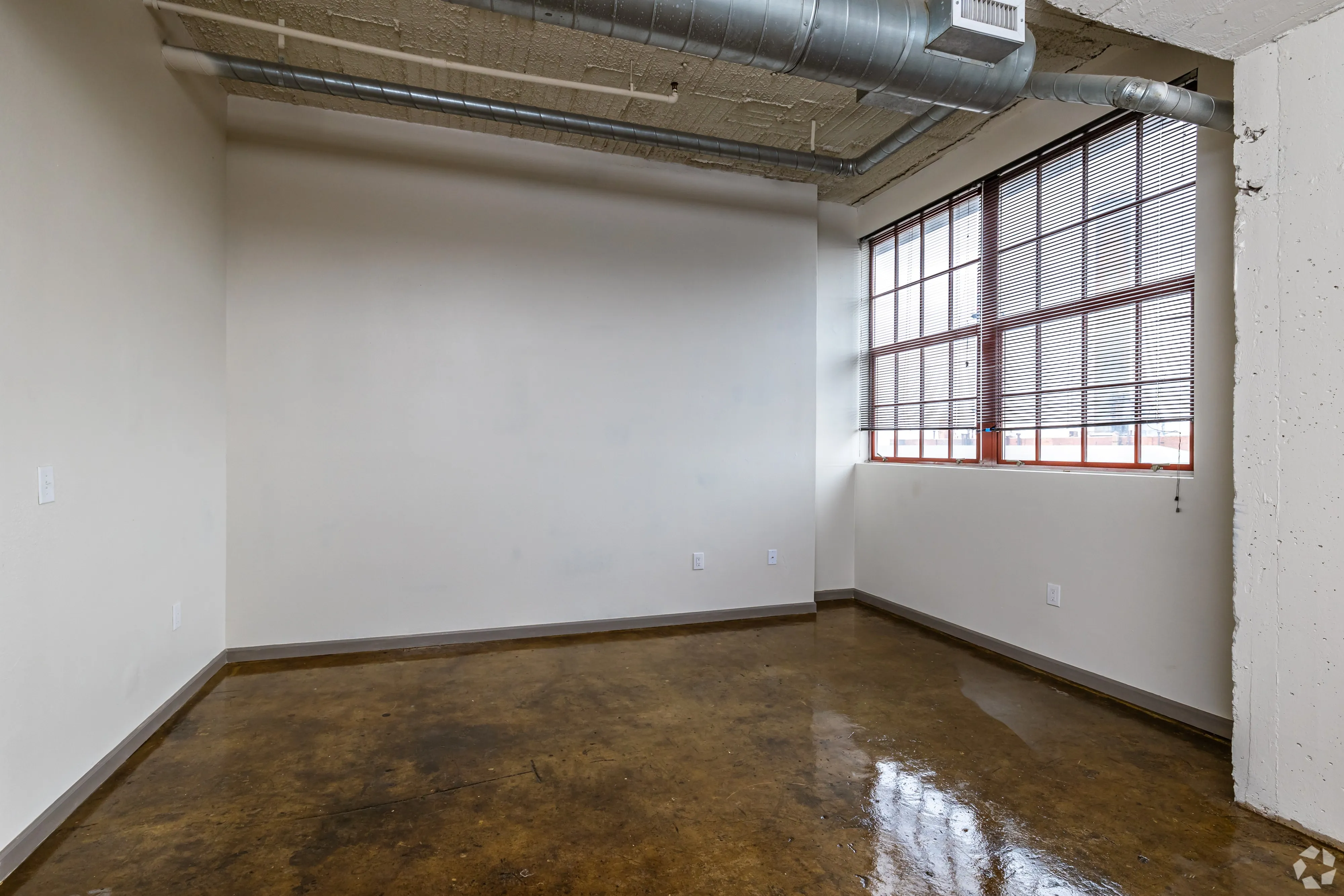 Cold Storage Lofts | Kansas City Apartments | High Ceilings