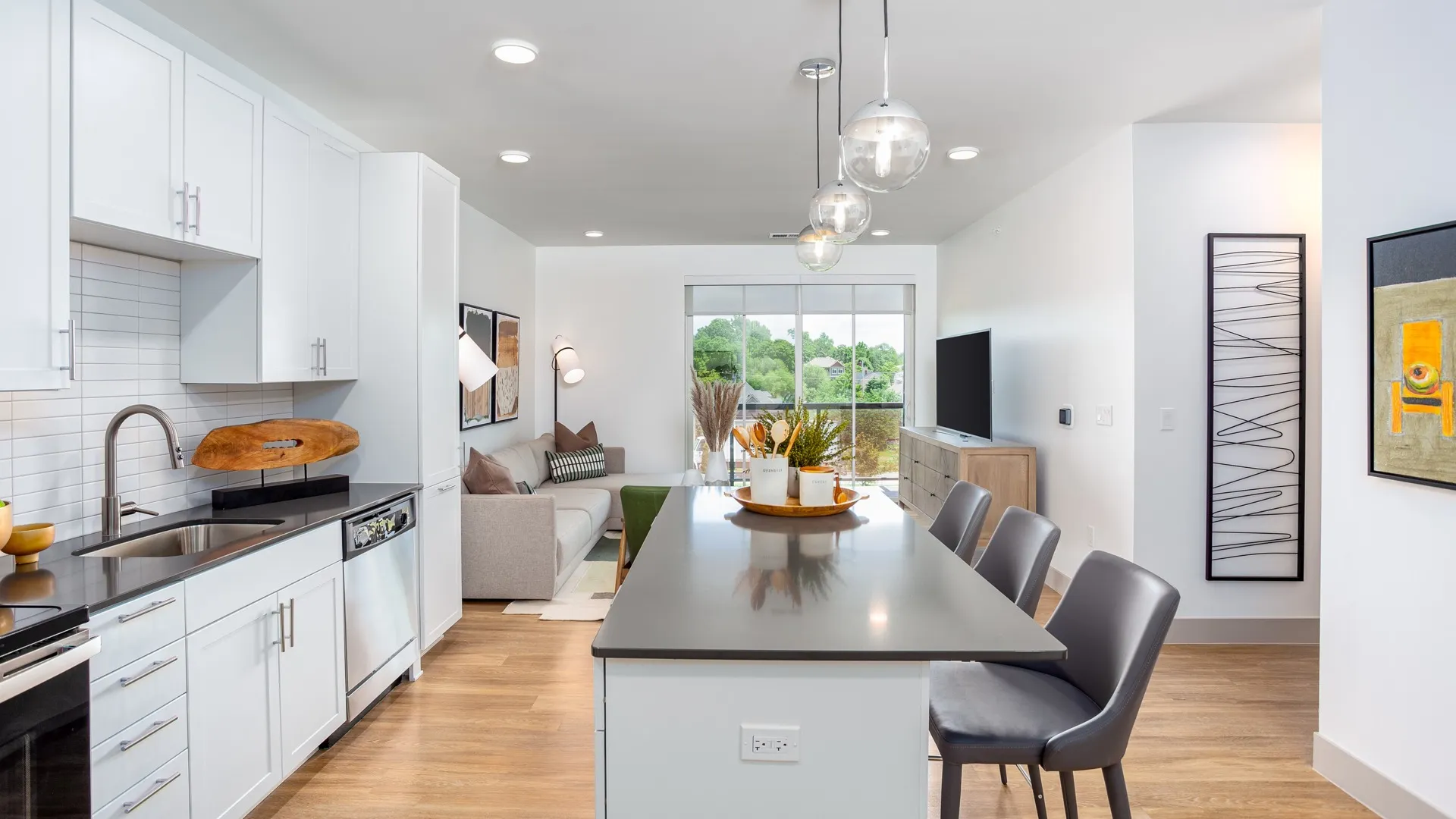 2 Bedroom Model | 2501 Beacon Hill