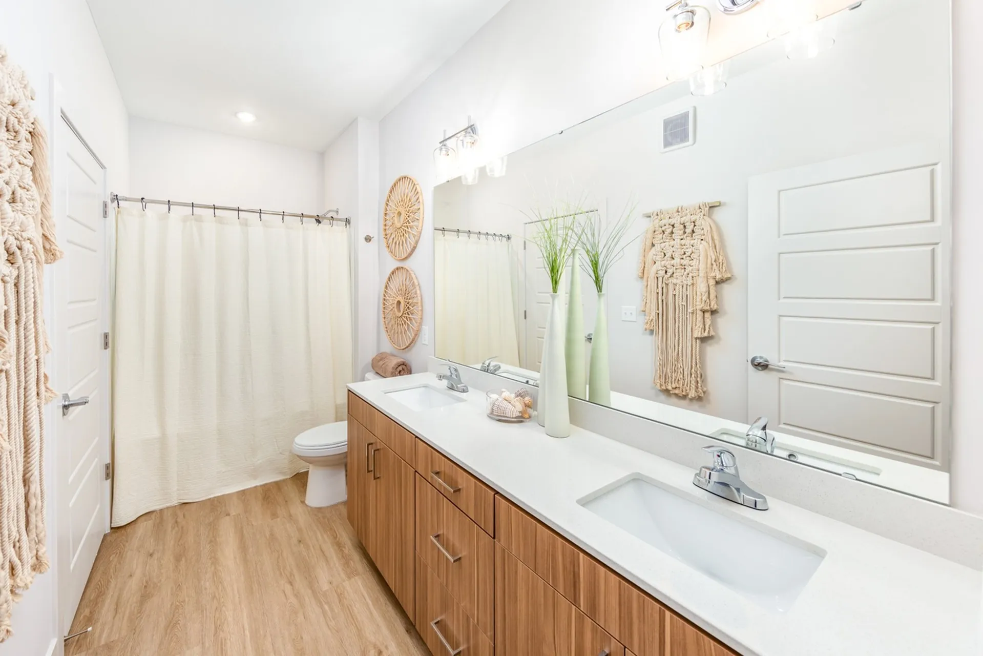Bathroom | The Chadwick