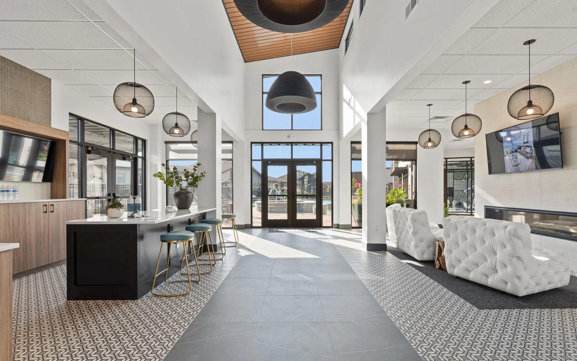 CLUBHOUSE